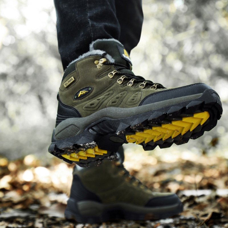 Montana Mountains Men's Hiking Boots - ComfortWear Store